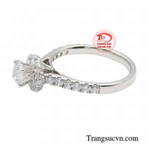 Đây sẽ là món trang sức hoàn hảo dành cho những chị em yêu thích phong cách thời thượng, hiện đại.