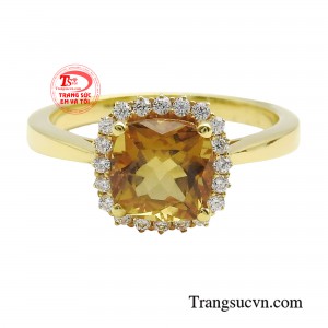 Có thể dùng để kết hợp với nhiều phong cách khác nhau, dù là cá tính hay điệu đà.