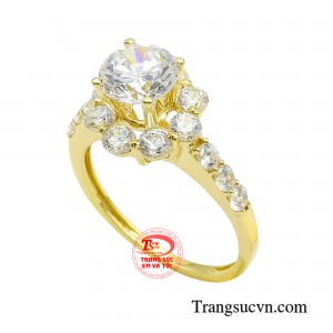 Những viên đá CZ được nạm tỉ mỉ, thể hiện sự tinh tế và sự thăng hoa trong phong cách thiết kế.