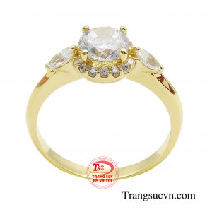Chiếc nhẫn trở thành mảnh ghép không thể thiếu giúp các quý cô luôn kiên định, hết lòng theo đuổi mục tiêu và đạt được những thành công rực rỡ.