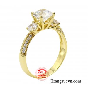 Nhẫn quý cô tinh xảo đại diện cho vẻ đẹp tỏa sáng và tinh thần sáng tạo không giới hạn. 