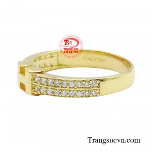 Chiếc nhẫn như một tác phẩm nghệ thuật độc đáo, mang trong mình câu chuyện và những giá trị của người phụ nữ. 