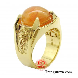 Nhẫn sapphire vàng sang quý tượng trưng cho sự ấm áp, hướng đến ánh mặt trời tạo sự năng động và khỏe khoắn.