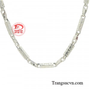 Thích hợp cho những người đàn ông năng động và tự tin.