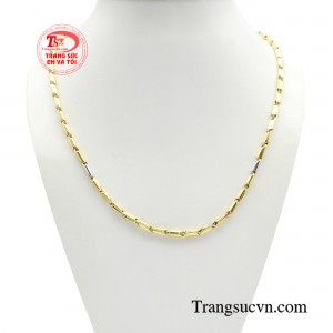 Dây chuyền nam thành công bản lĩnh sử dụng chất liệu vàng 10k tạo cho phái nam một phong cách lịch sự, đơn giản nhưng không kém phần tinh tế. 