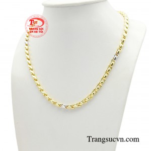 Bởi thiết kế mắt xích độc đáo cùng màu sắc bắt mắt và sang trọng, tinh tế nhưng vẫn tạo nên cá tính và ấn tượng cho người đeo. 