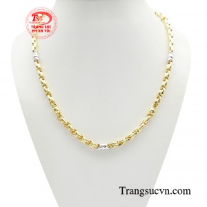 Dây chuyền nam vàng uy quyền có thiết kế đơn giản, khỏe khoắn.