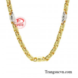 Đây được coi là món trang sức giúp cánh mày râu thu hút sự chú ý của những người xung quanh, thể hiện sự nam tính, tự tin và làm hoàn thiện vẻ ngoài của đàn ông.