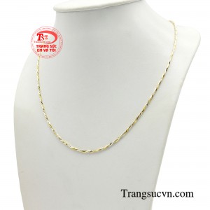 Từ những bộ cánh thời trang cao cấp cho đến thời trang dạo phố của các chị em, chiếc dây chuyền luôn là điểm nhấn tinh tế không thể thiếu