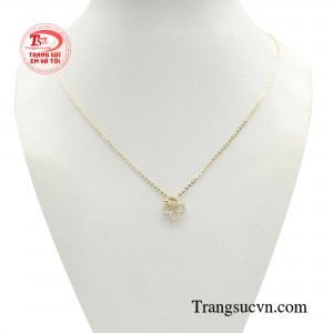 Dây chuyền quý cô thời thượng phong cách là điểm nhấn mà nàng không thể bỏ qua. 