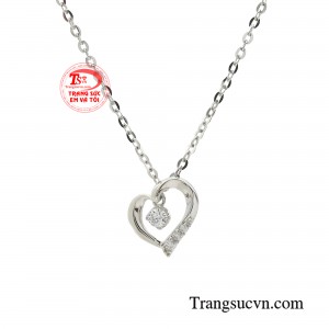 Một người phụ nữ hiện đại và tự tin luôn biết cách để thu hút sự chú ý và khẳng định được vị thế của bản thân. 