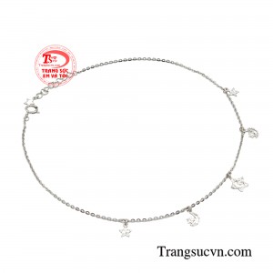 Chỉ với chiếc lắc chân này bạn sẽ là trung tâm của mọi bữa tiệc.