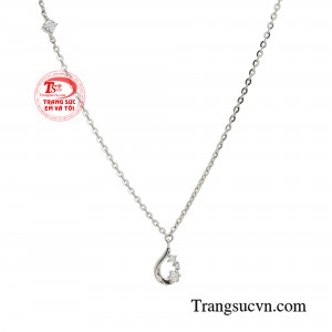 Chỉ với món đồ này bạn sẽ không mất quá nhiều thời gian để phối đồ, chỉ cần lựa chọn ngẫu nhiên cũng khiến bạn trở nên vô cùng thời trang.