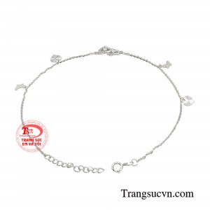 Với vẻ đẹp thanh lịch, tinh khôi đậm chất thời trang thì bất kể cô gái sành điệu nào cũng muốn sở hữu.