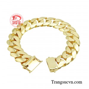 Nhờ công nghệ chế tác kim hoàn hiện đại mà lắc tay nam vàng 18K dành cho các quý ông được trau chuốt hơn, tinh tế và tỉ mỉ hơn.