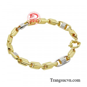 Với thiết kế mang kiểu dáng của chuỗi xích được gắn kết chặt chẽ với nhau tạo sự nam tính và khí chất cho người sở hữu. 