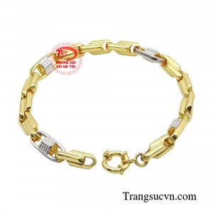 Sản phẩm dành cho chàng trai yêu thích sự đơn giản, không quá cầu kỳ nhưng cũng không kém phần lịch sự. 