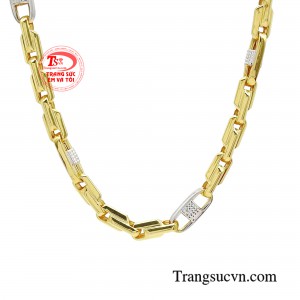 Khi đeo trên tay, chiếc lắc toát lên vẻ đẹp sang trọng và đẳng cấp, mang tới cho bạn một nét đẹp mạnh mẽ và cá tính.