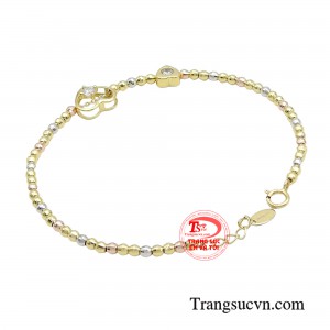 Với thiết kế tinh xảo, sang trọng, trang nhã nhưng không kém phần trẻ trung, hiện đại và nữ tính