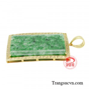 Mà còn là một tác phẩm nghệ thuật thiên nhiên với vẻ đẹp đặc trưng là sự kết hợp của sắc ngọc lấp lánh và sự tinh tế trong từng đường nét.