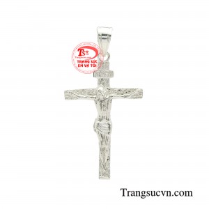 Mặt thánh giá bạc hồng ân được chạm khắc tinh xảo mang đến nét đẹp sang trọng, cá tính và độc đáo.