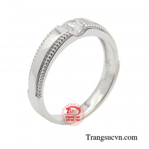 Nhẫn nam vàng trắng phong lưu được xem là món phụ kiện biểu tượng cho sự nam tính, mạnh mẽ, mang đậm dấu ấn cá nhân của quý ông thanh lịch. 