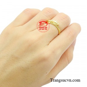 Ngoài giá trị tâm linh trang sức rồng còn thể hiện sự thịnh vượng về mặt kinh tế.