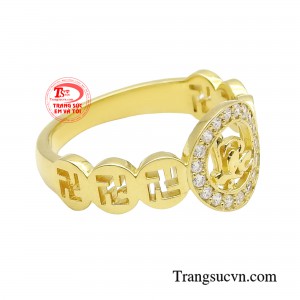 Nhẫn Chữ Vạn được khách hàng lựa chọn để mua trong dịp đầu năm để công việc làm ăn được thuận lợi.