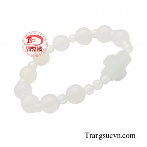 Sản phẩm sử dụng đá mã não tự nhiên, tượng trưng cho sự vĩnh cửu, là bảo chứng của thời gian cho tình yêu và lòng sùng kính dành cho Thiên Chúa và Đức Mẹ.