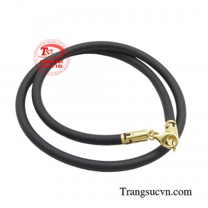 Không chỉ với vẻ ngoài khoẻ khoắn, cá tính, năng động mà kiểu dáng và kích thước còn phù hợp với mọi lứa tuổi có thể đeo làm tôn lên sự tinh tế và lịch lãm cho bản thân.