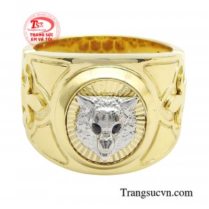 Hình tượng sói như một nguồn năng lượng mạnh mẽ làm nổi bật lên sự nam tính cho phái mạnh.
