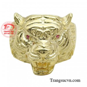  Hình ảnh hổ như nguồn năng lượng mạnh mẽ giúp làm nổi bật lên sự nam tính của đàn ông.