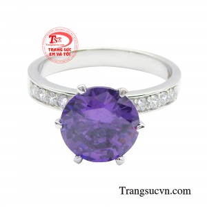 Nhẫn thạch anh tím mang tính thẩm mỹ cao nên rất được yêu thích.