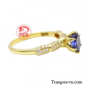 Chính vì thế, sở hữu cho riêng mình một chiếc nhẫn Sapphire không chỉ có ý nghĩa về phong thủy mà còn là món đồ khẳng định phong cách cá nhân.