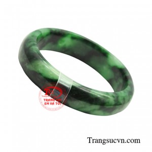 Không chỉ vậy mà người đeo vòng cẩm thạch còn bảo vệ sức khỏe làm  giảm căng thẳng , lo âu , mệt mỏi. 