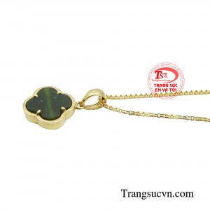 Với bộ dây chuyền này phái đẹp sẽ thật sự trở nên sang trọng và tự tin hơn khi tiếp xúc gặp gỡ mọi người xung quanh. 