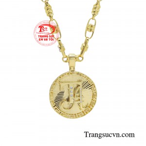 Bộ dây chuyền vừa là món trang sức khác biệt, vừa thể hiện cá tính mà nhiều quý ông lựa chọn để tạo sức hút dấu ấn cá nhân cho riêng mình. 