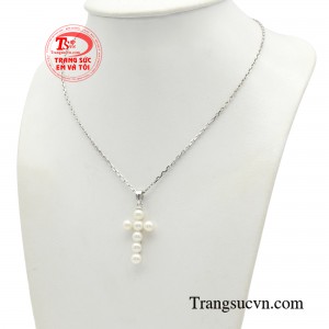 Khơi dậy sự tự tin và tạo nét duyên, khí chất riêng cho phái đẹp là những gì mà dây chuyền ngọc trai mang đến cho bạn.