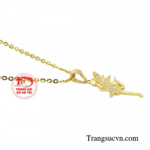 Khi đeo lên cổ tâm hồn như bỗng nhiên cũng hoá thành thiên thần, vui tươi, yêu đời.