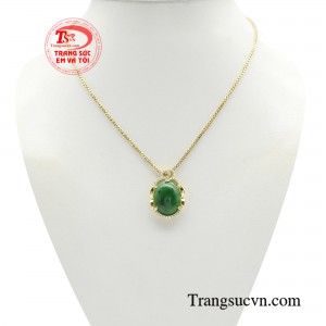Bộ mặt dây jadeite kiêu sa được xem như một lựa chọn tinh tế vừa mang giá trị vật chất vừa mang ý nghĩa tinh thần sâu sắc.