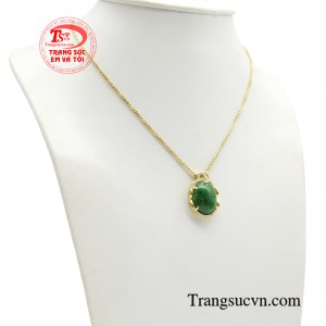 Bộ dây chuyền không chỉ là minh chứng cho sự thanh lịch, mà còn mang ý nghĩa may mắn, hưng thịnh về tài lộc, là sự lựa chọn yêu thích gửi đến những quý cô thành đạt.