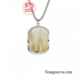 Vì vậy, bộ mặt phật bọc vàng may mắn không chỉ có ý nghĩa tâm linh mà nó là món đồ trang sức giúp tôn lên vẻ đẹp khi phối với những bộ đồ.