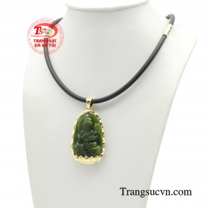 Đeo mặt phật bên người như một vật hộ mệnh mang đến bình an, may mắn, giúp tinh thần thư thái và vững tin vượt qua mọi khó khăn thử thách.