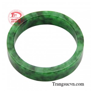 ác đường nét vuông vắn được gia công tỉ mỉ két hợp với kiểu dáng hiện đại và thời trang tạo nên sự tinh tế và sang trọng cho người đeo.