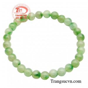 Từ xưa, Ngọc Cẩm Thạch được xem là món quà mang lại sự may mắn, tài lộc cho ngươi sử dụng.