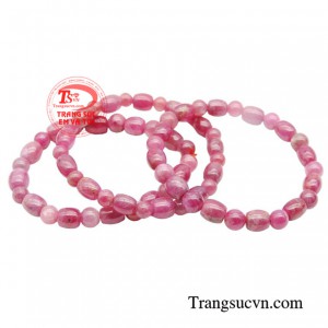Không chỉ vẻ đẹp về màu săc thì những viên Ruby còn mang ý nghĩa tâm linh mang lại tài lộc cho người đeo.