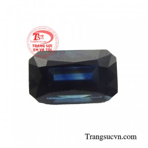 Sapphire xanh là viên đá biểu tượng cho sự giàu sang, thịnh vượng, giúp đạt được những dự định trong cuộc sống.