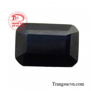 Đá Saphir thiên thiên may mắn được chế tác đầy tinh xảo, sắc nét với nhiều màu sắc đa dạng, thu hút mọi ánh nhìn.