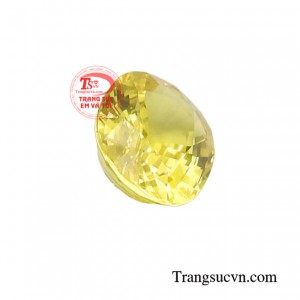 Đá Sapphire kết hợp với vàng mang lại sự phú quý, sang trọng cho người đeo.