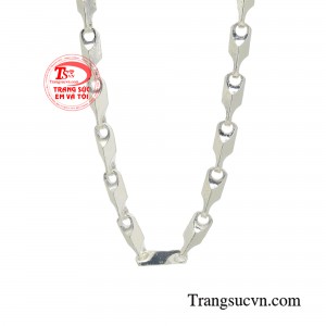 Bên cạnh đó, bạc có khả năng phản ứng với chất độc.